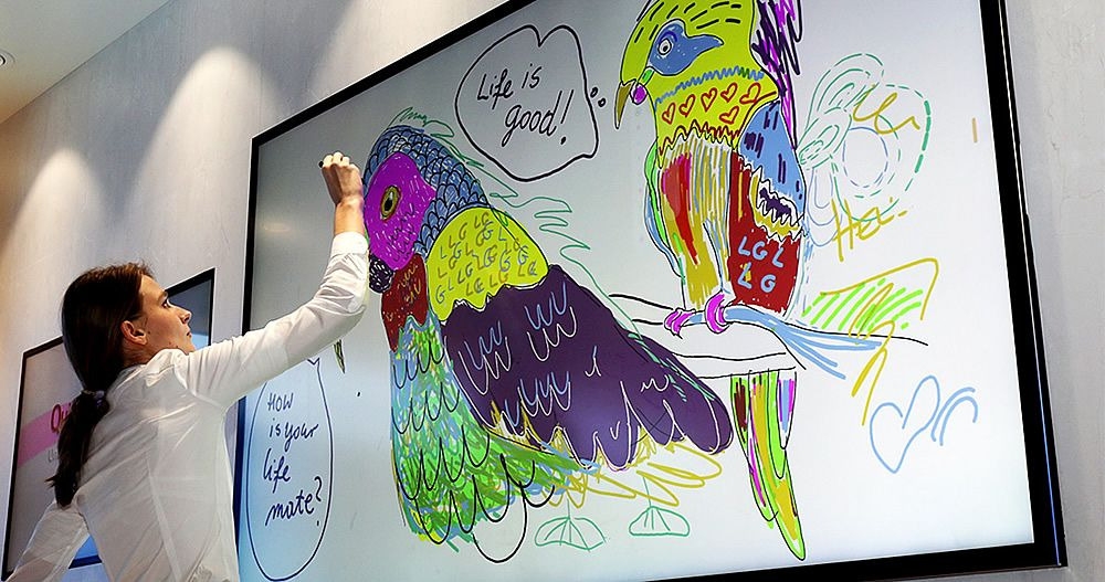 Сенсорний дисплеї від LG