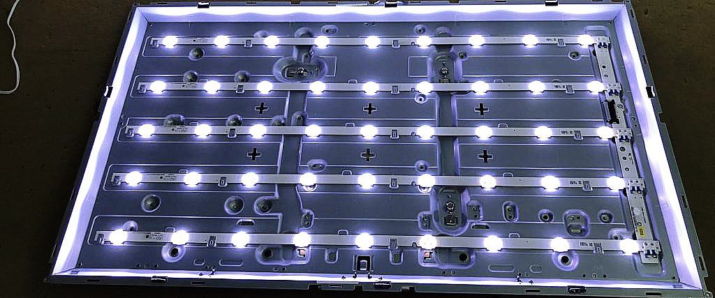 Світлодіодний блок підсвітки телевізійної матриці